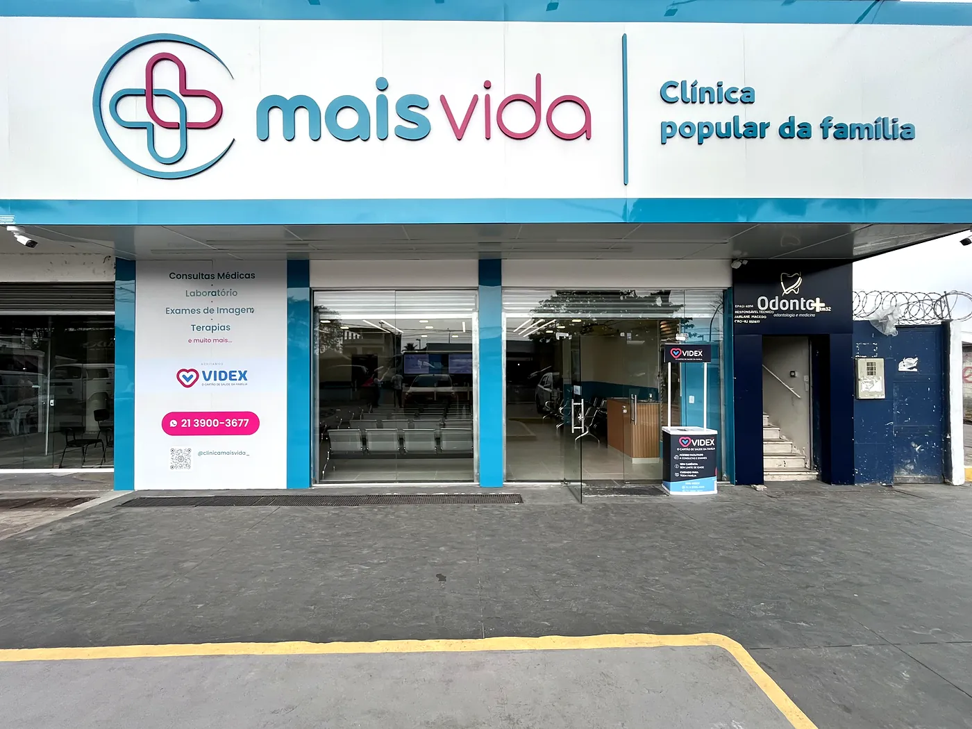 Fachada da Clínica Mais Vida na unidade do KM 32, em Nova Iguaçu